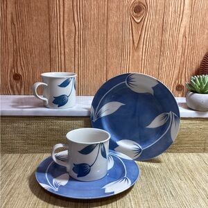 Savoir Vivre Serenade JJ064 Mug and Dessert plates tulips